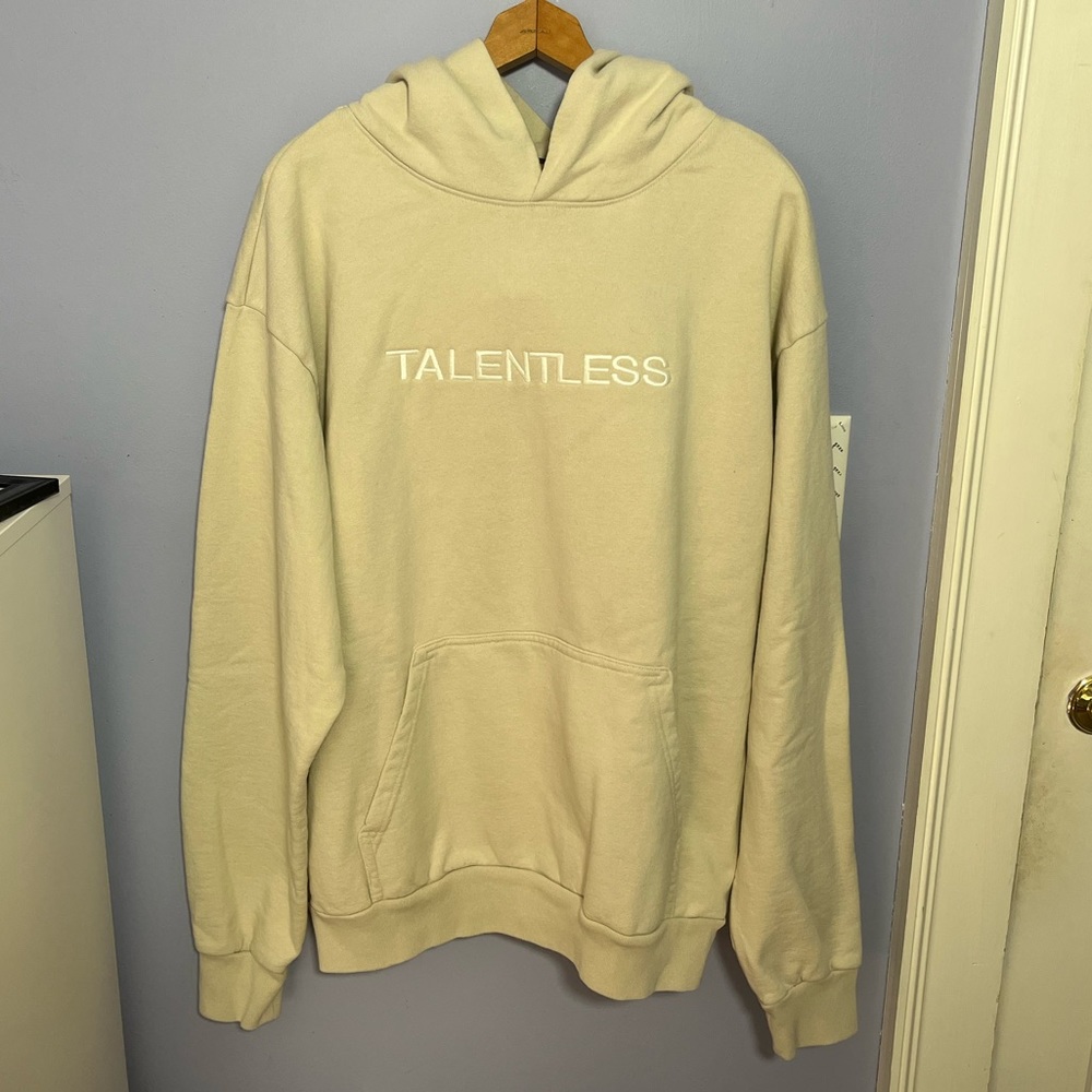 🦋NWOT Talentless hoodie🦋